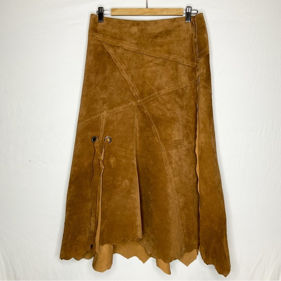 Danier Suede Wrap Skirt Camel Scalloped Hem Leather 6 - Picture 4 of 10